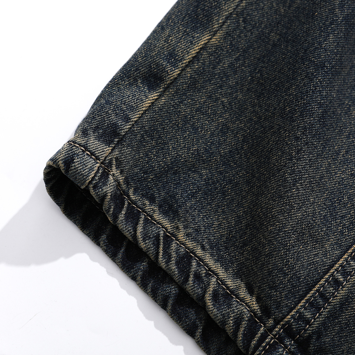 BAGGY ORNAMENTAL JEANS